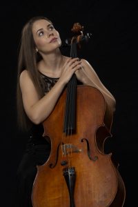 Laura Moinian Cellistin